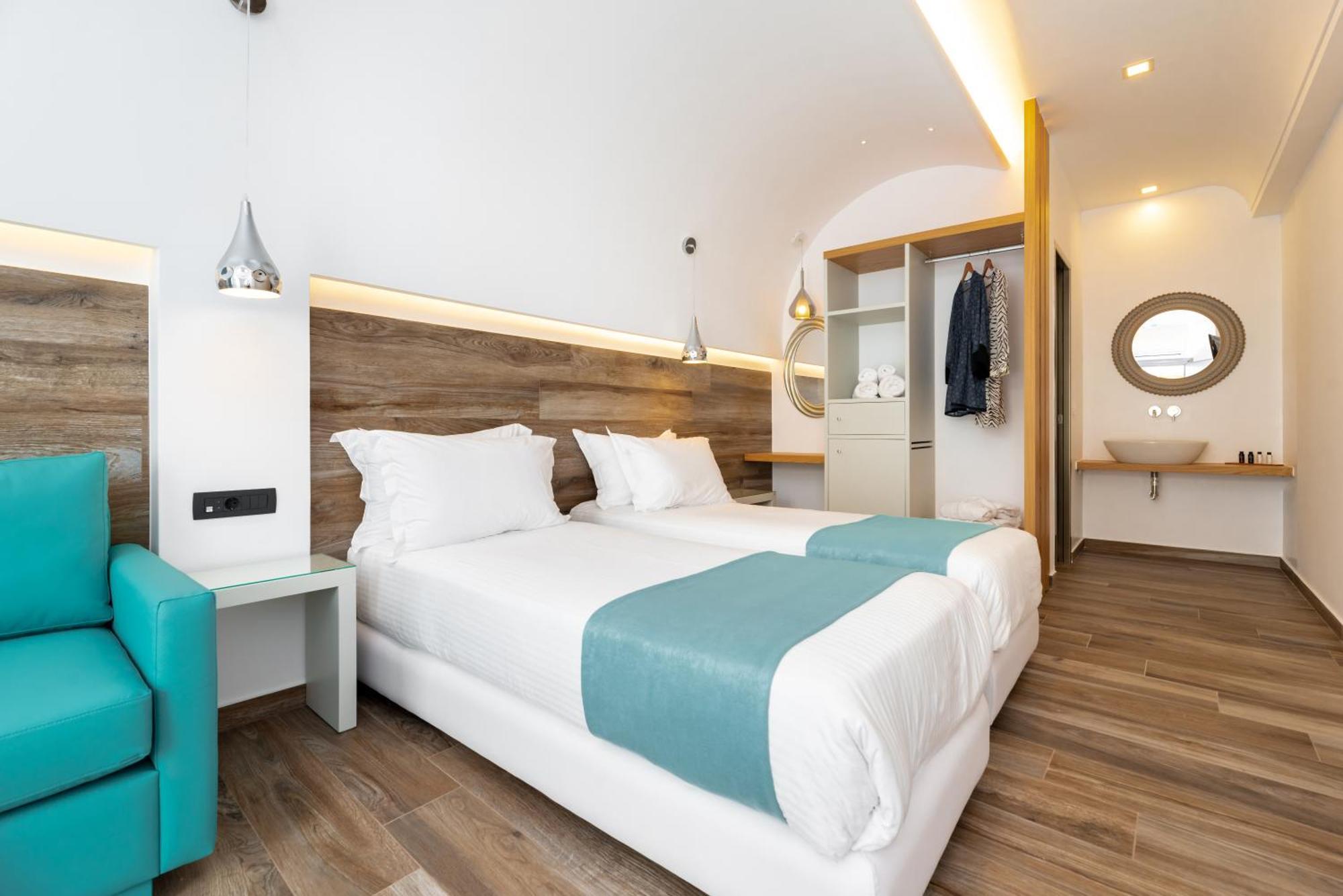 Deluxe Hotel Santorini Fira  Room photo